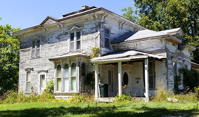 5 Things to Consider Before Buying an Old House